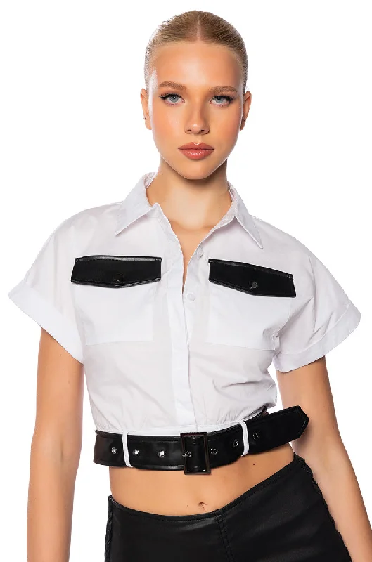 BUTTON DOWN SHORT SLEEVE SHIRT WITH BELT DETAIL