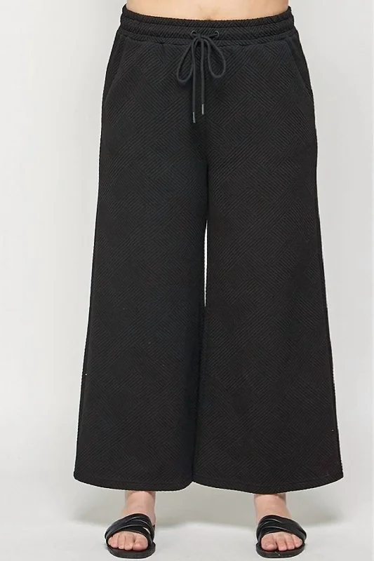 Textured Cropped Wide Pant In Black