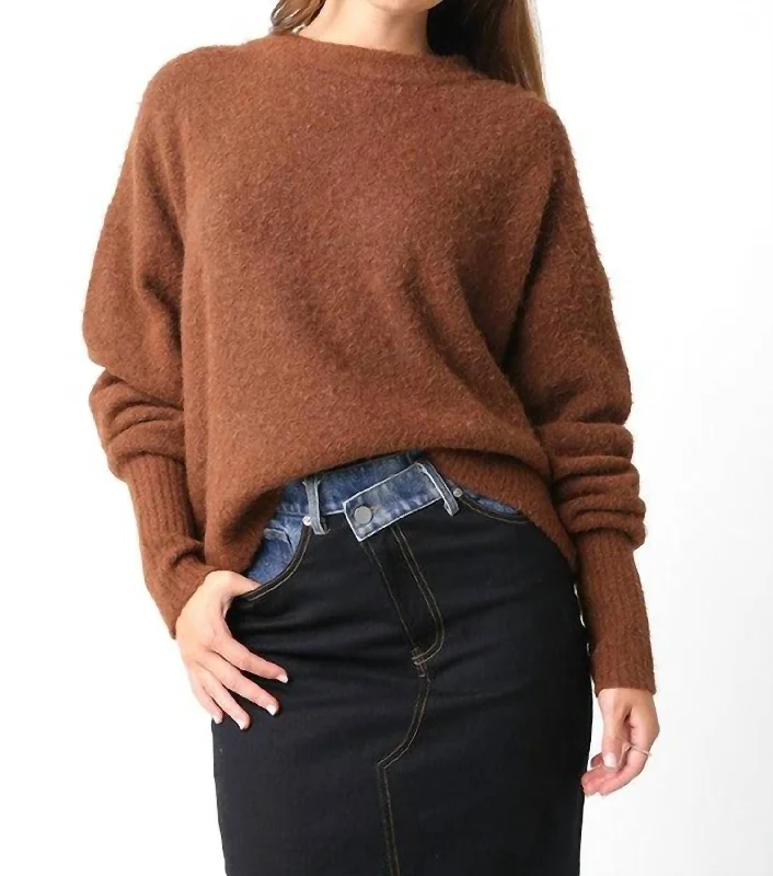 Juli Cozy Crew Neck Sweater In Mocha